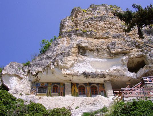 Höhlenkloster in Basarbovo