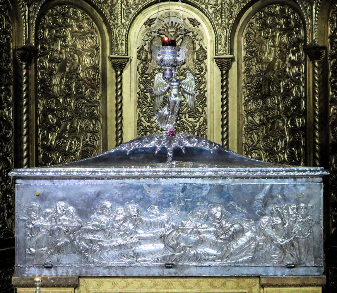 Dionysios' Silbersarkophag in der Dionysioskirche in Zakynthos-Stadt