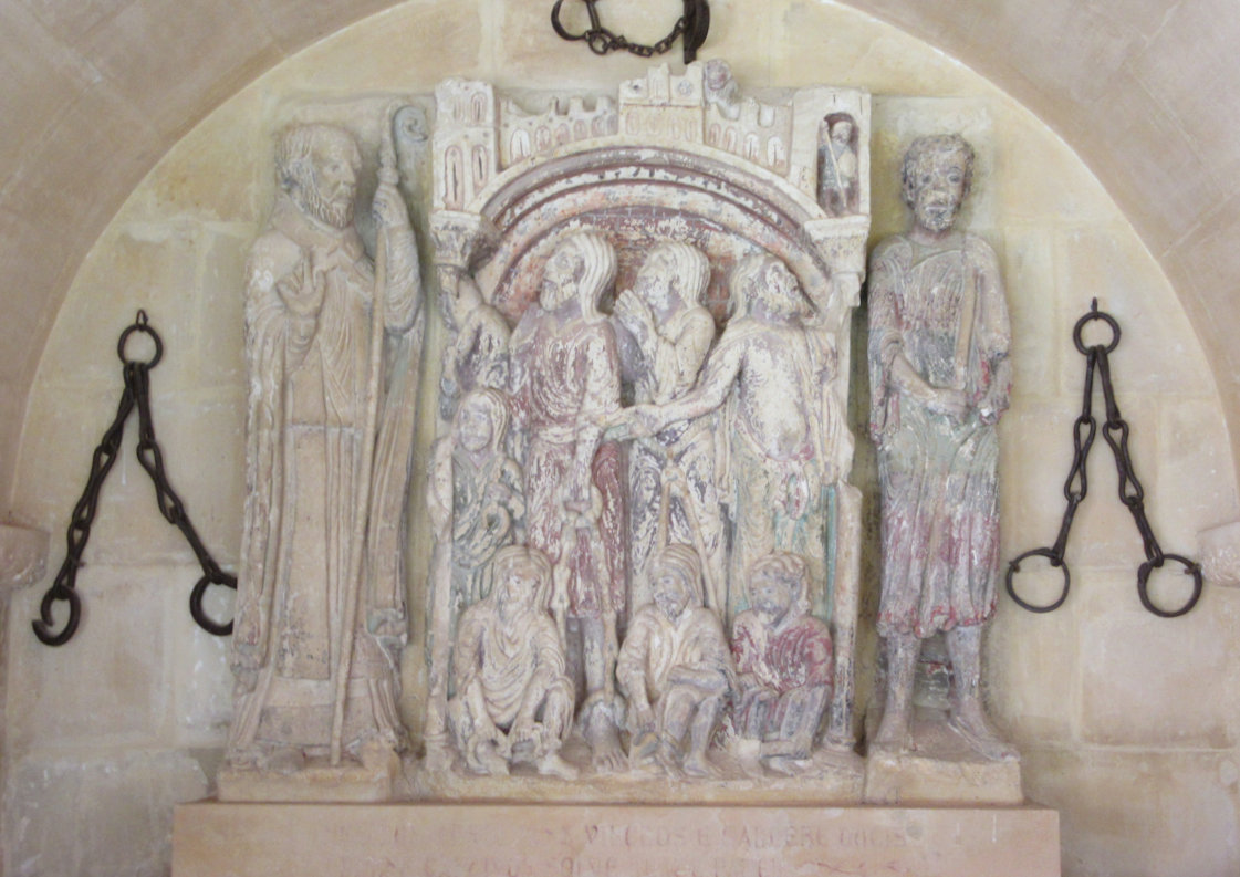 Kenotaph (Scheingrab) für Dominikus als „Befreier der (von den Muslimen) Gefangenen”, 13. Jahrhundert, im Kreuzgang des Klosters Santo Domingo de Silos