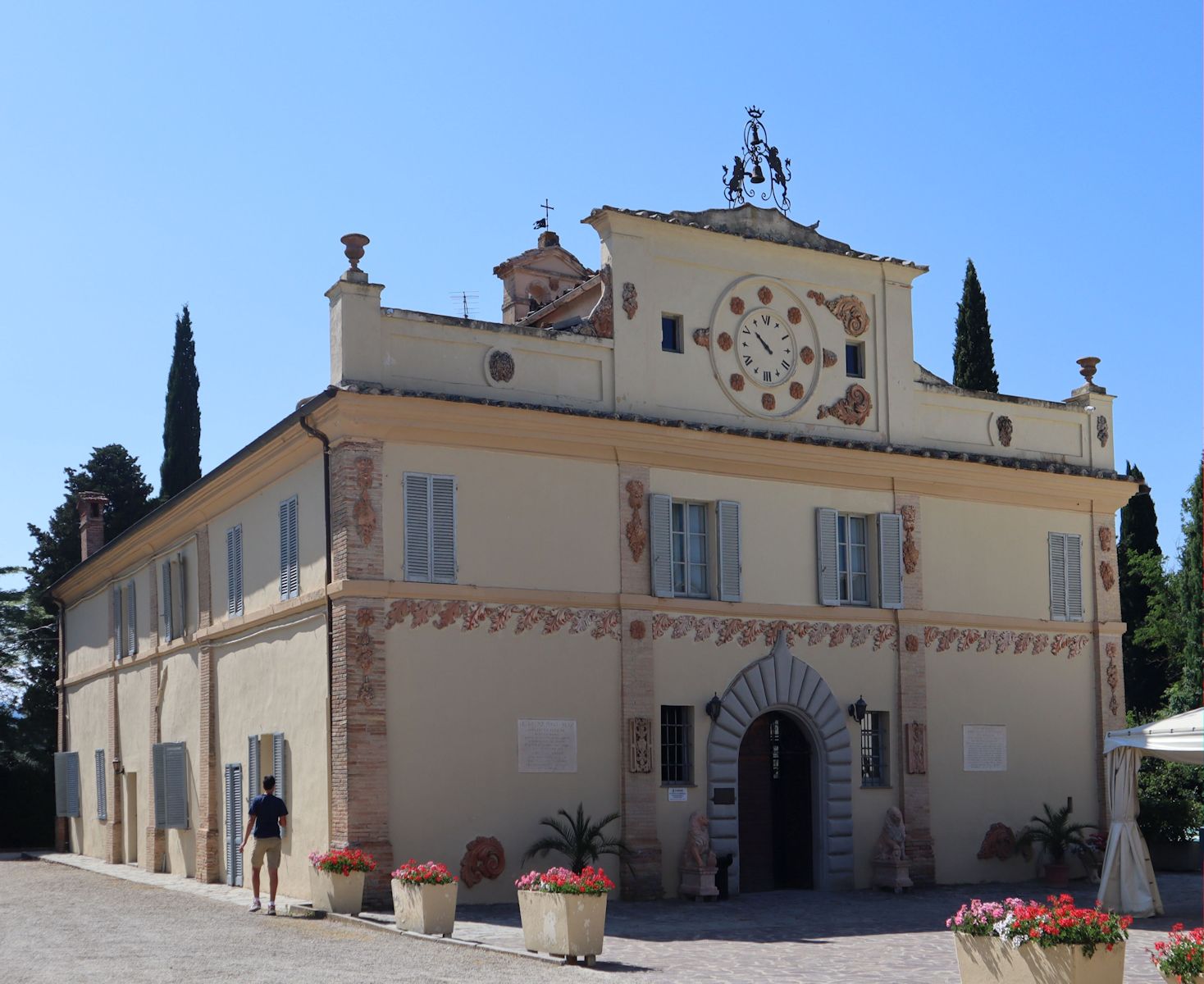 ehemalige Kirche in Villa San Donino, heute Teil des Hotels