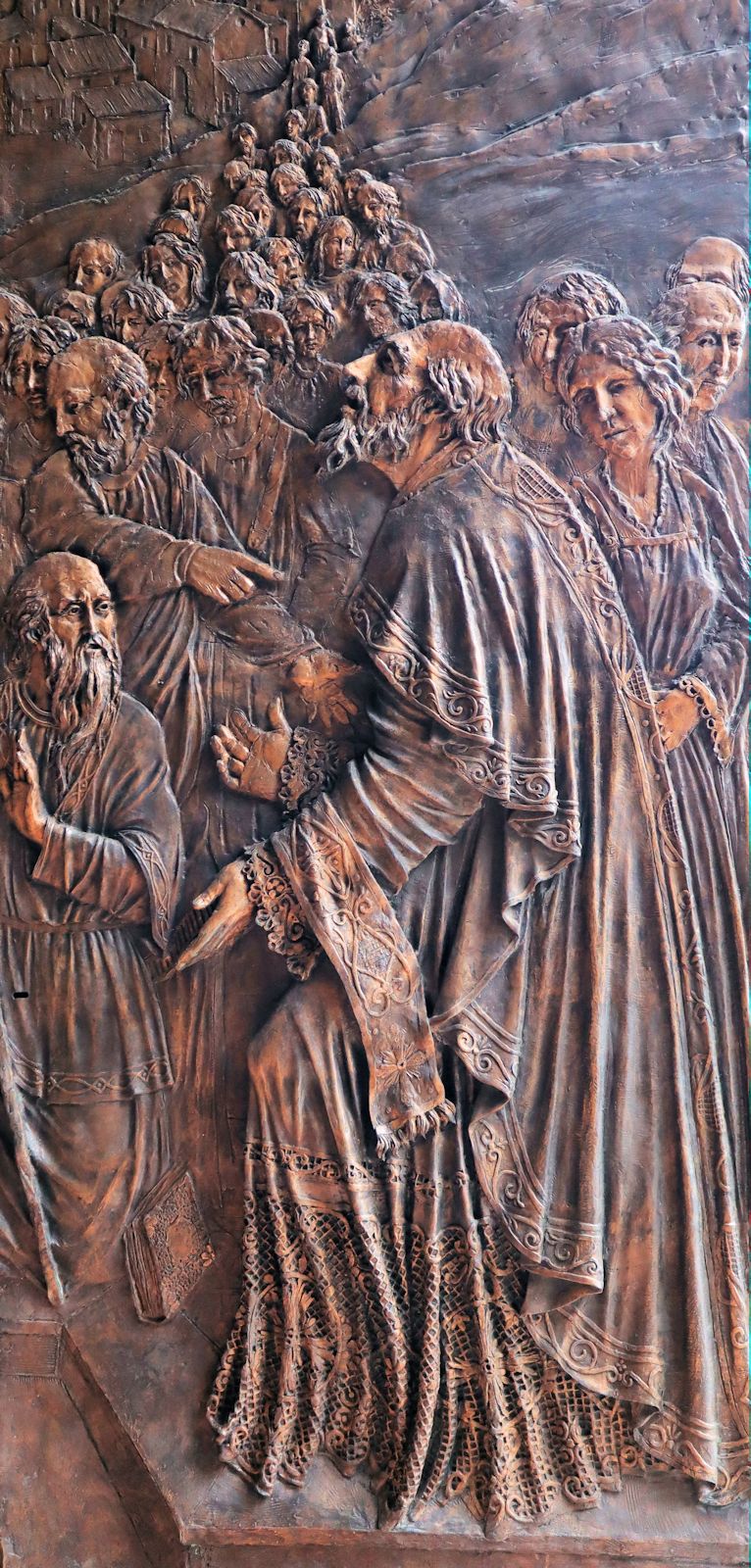 Bronzerelief am Portal der Kathedrale in Acerno