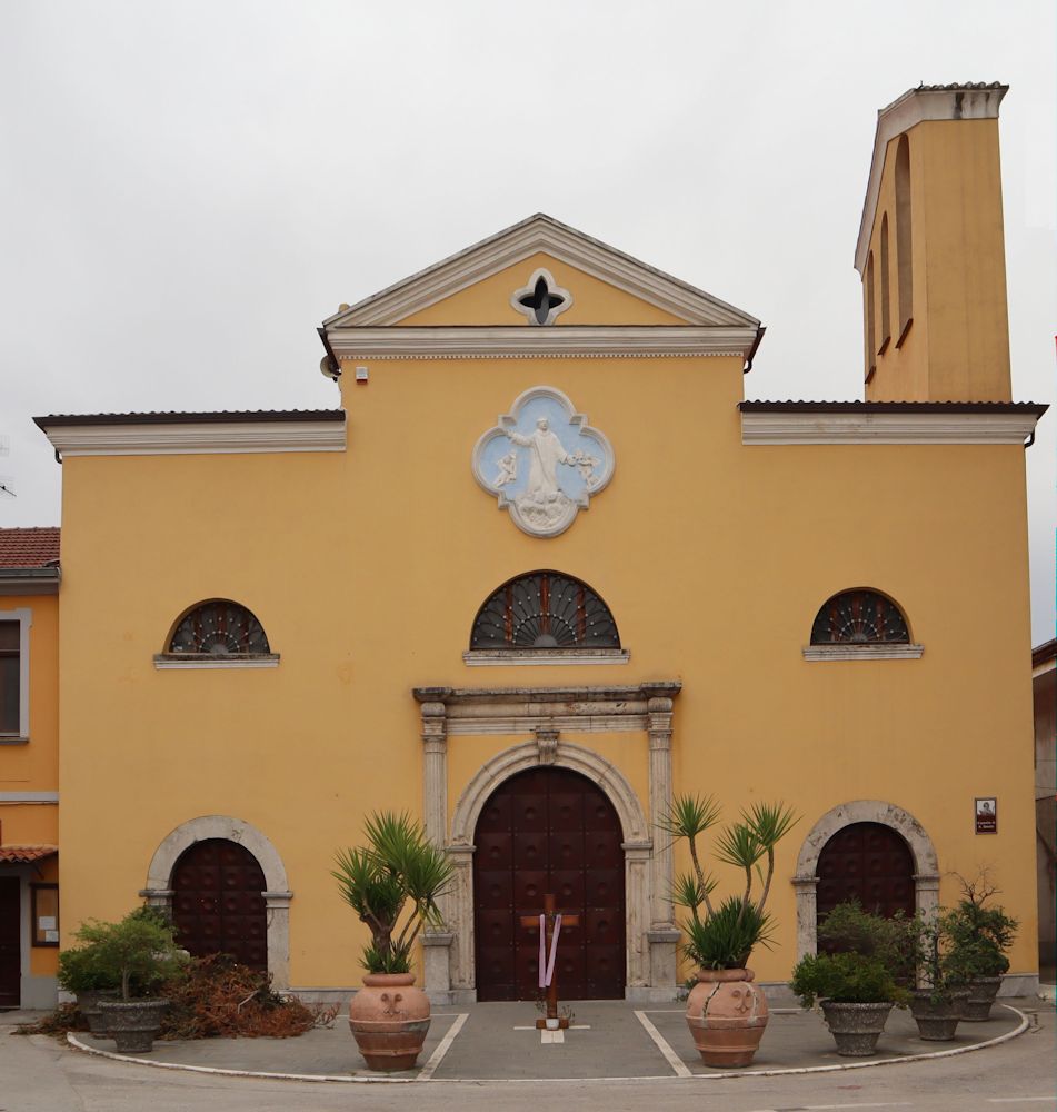 Donatuskapelle in Auletta mit Relieh ihres Patrons
