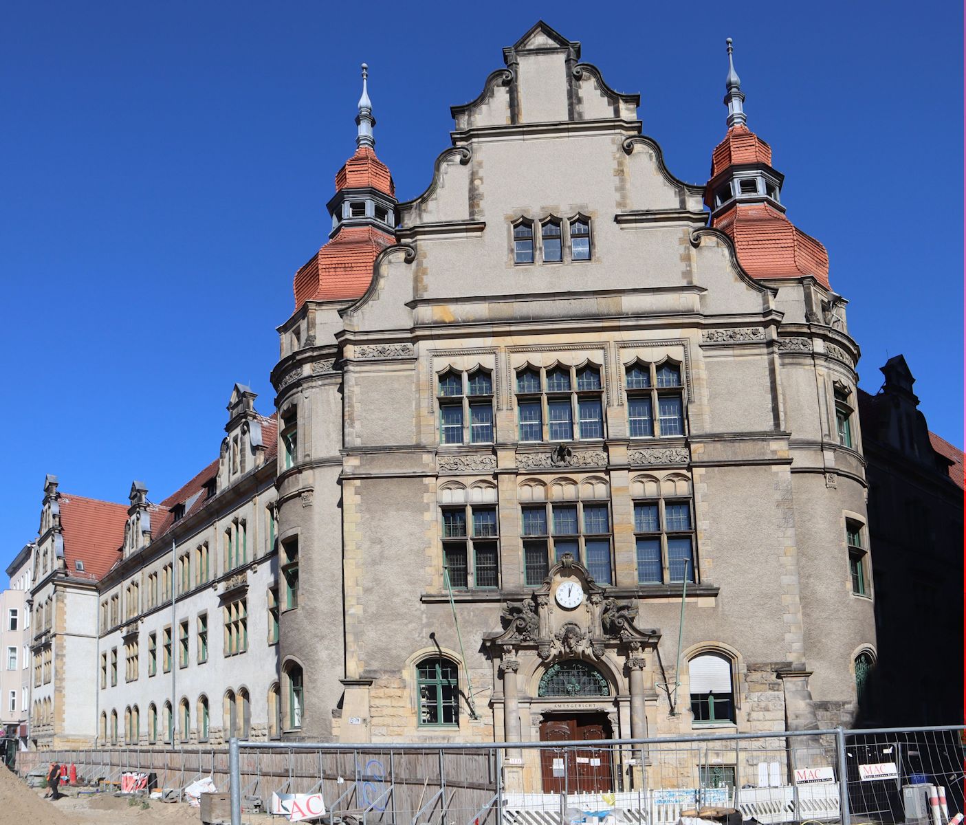 Amtsgericht Neukölln, in dessen Gefängnis Eduard Klinik kurzzeitig inhaftiert war