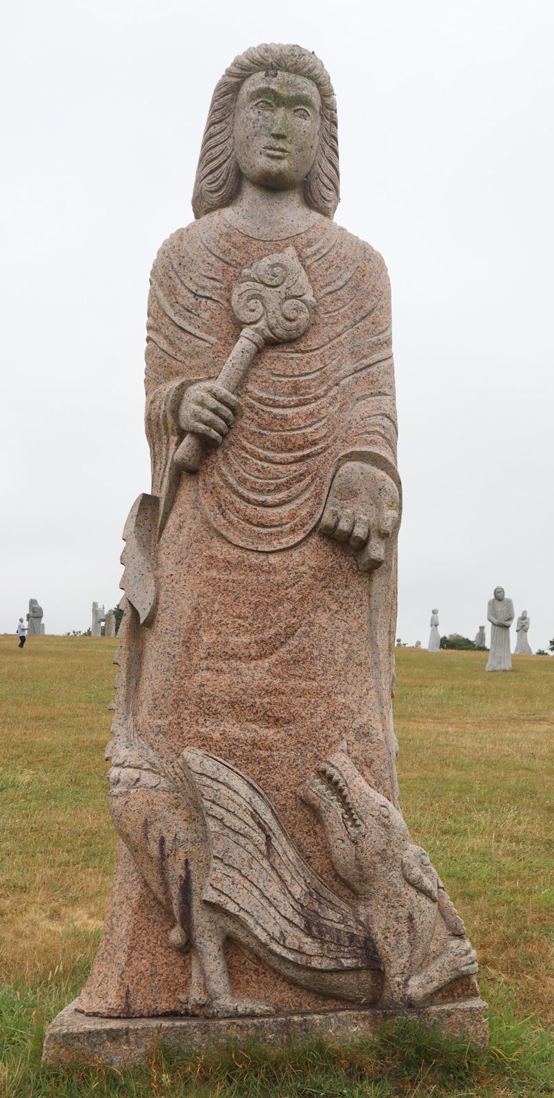 Seenu Shanmugam, Patrick Terotin: Efflam-Statue, 2012, im „Vallée des Saints” nahe Carnoët bei Saint-Brieuc