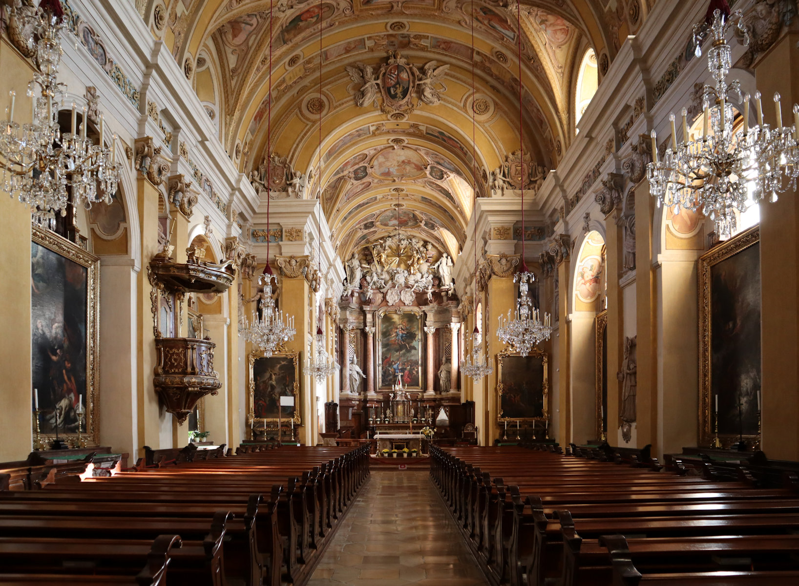 Die heute barocksisierte Stiftskirche in Lambach