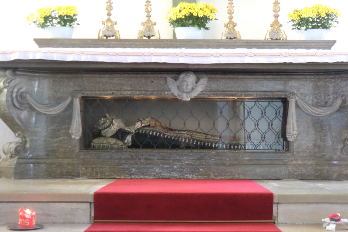 Liegefigur im Altar der Gnadenkapelle, 1940, in der Kirche in Reute