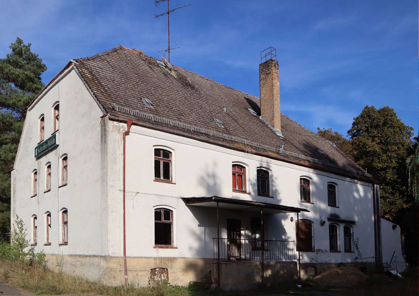 die Schreibermühle bei Lychen, heute ein im Verfall begriffenes Haus