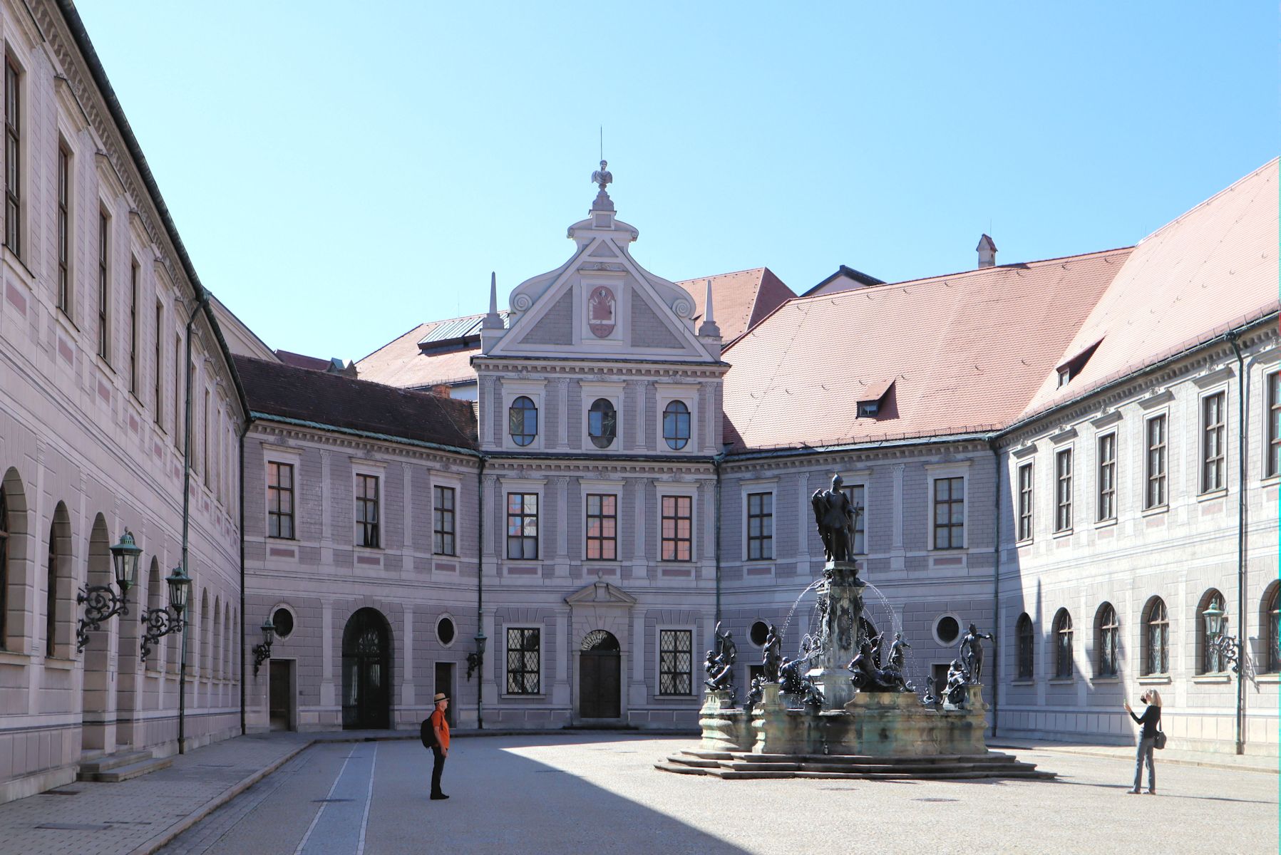 „Brunnenhof” der Residenz des 17./18. Jahrhunderts in München