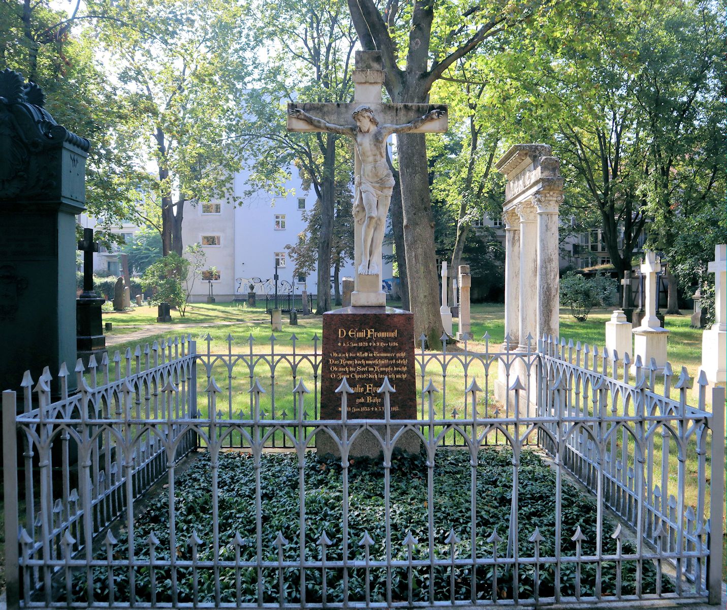 Emil Frommels Grab auf dem Garnisonsfriedhof in Berlin