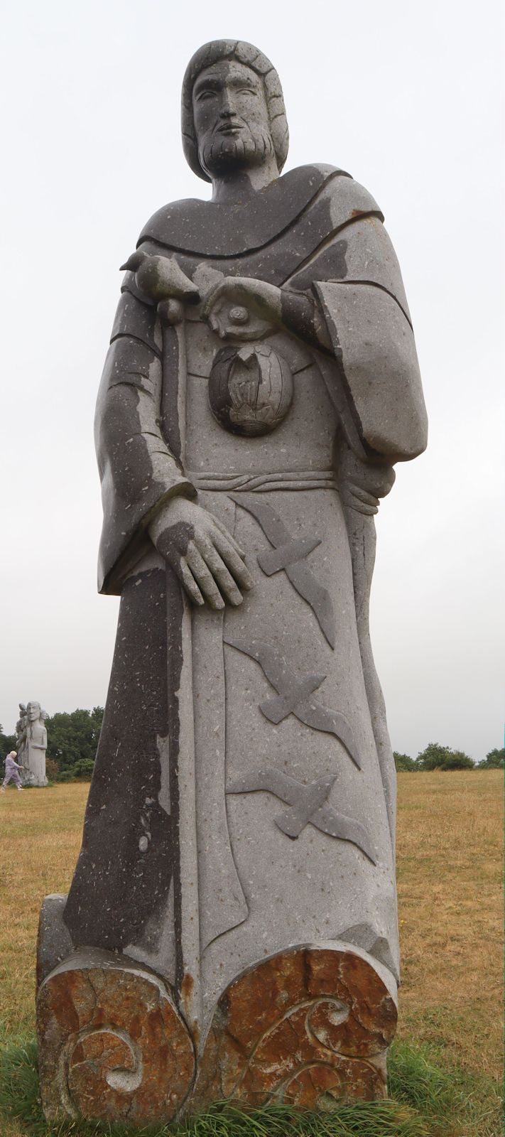 Seenu Shanmugam, Vincent Lemaçon: Statue, 2017, im „Vallée des Saints” nahe Carnoët bei Saint-Brieuc