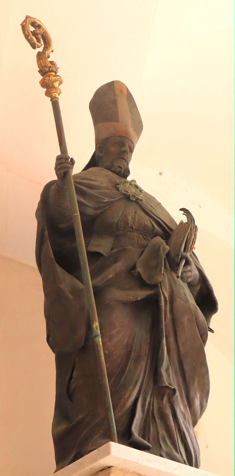 Statue der Ersmus geweihten Kathedrale in Gaeta