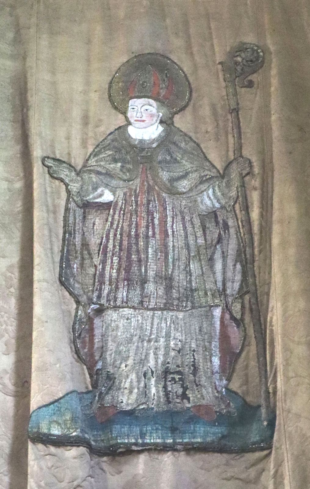 Wallfahrtsbanner in der Eugendus geweihten Pfarrkirche in Saint-Oyen, einem Ortsteil von Grand-Aigueblanche in Savoyen