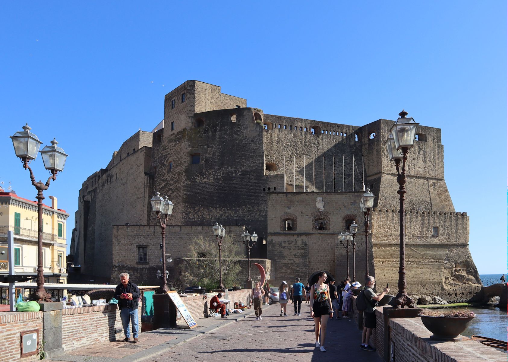 Castel dell' Ovo vor Neapel 