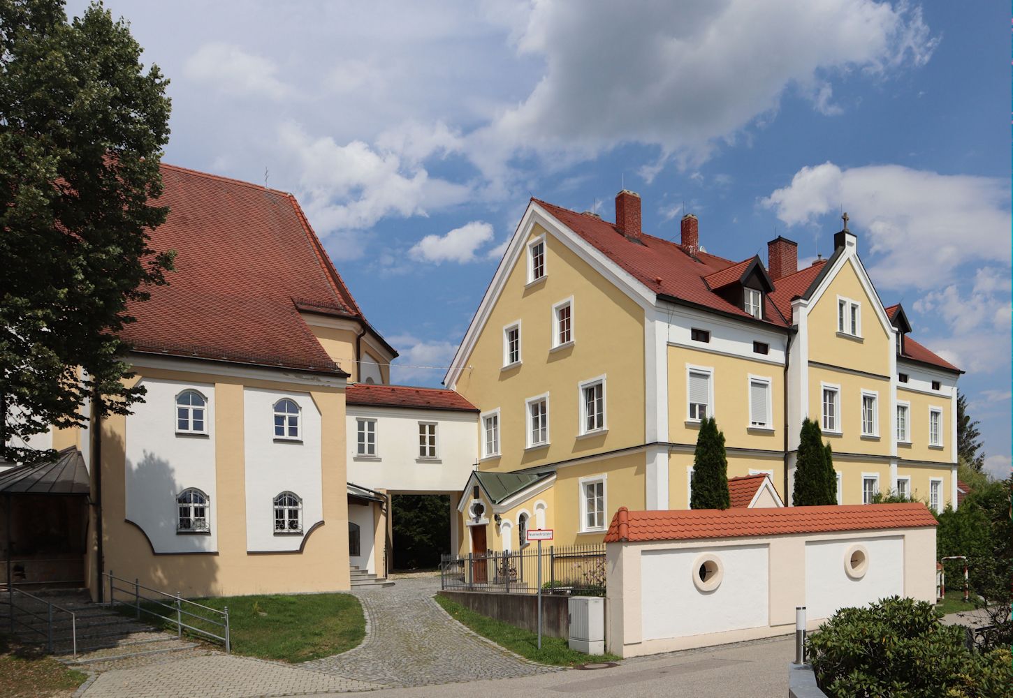 Paulinerkloster an der Bergkirche St. Salvator in Mainburg