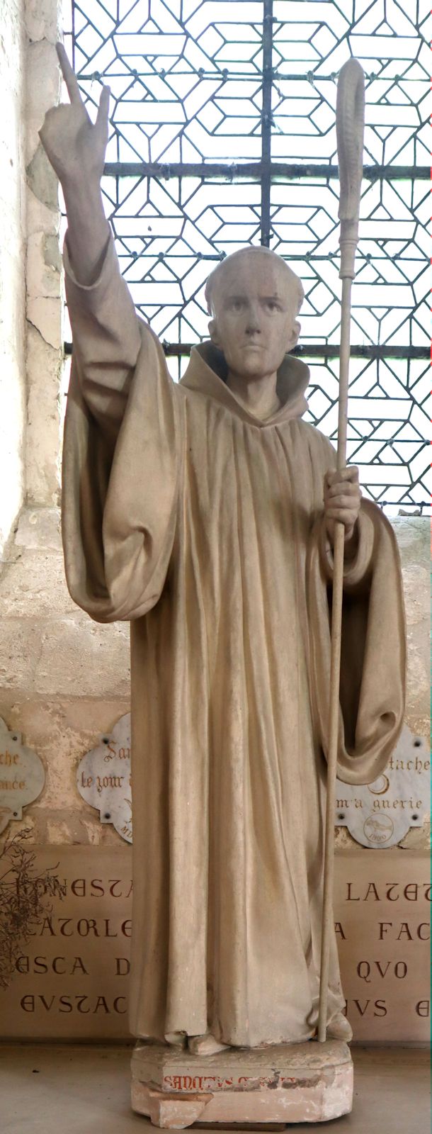 Statue in der Klosterkirche in Saint-Germer-de-Fly