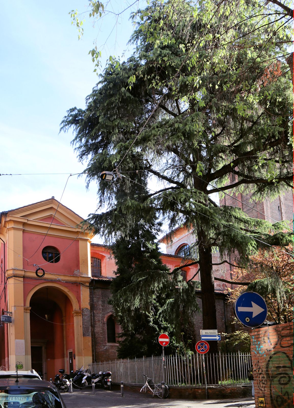 Kirche Santi Narborre e Felice in Bologna