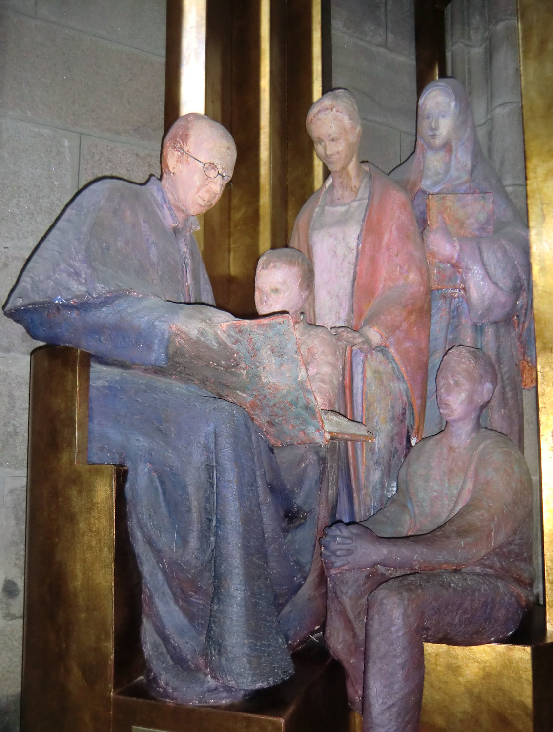 Skulptur: Faustinus von der Menschwerdung mit Schülern, in der Kathedrale in Ourense