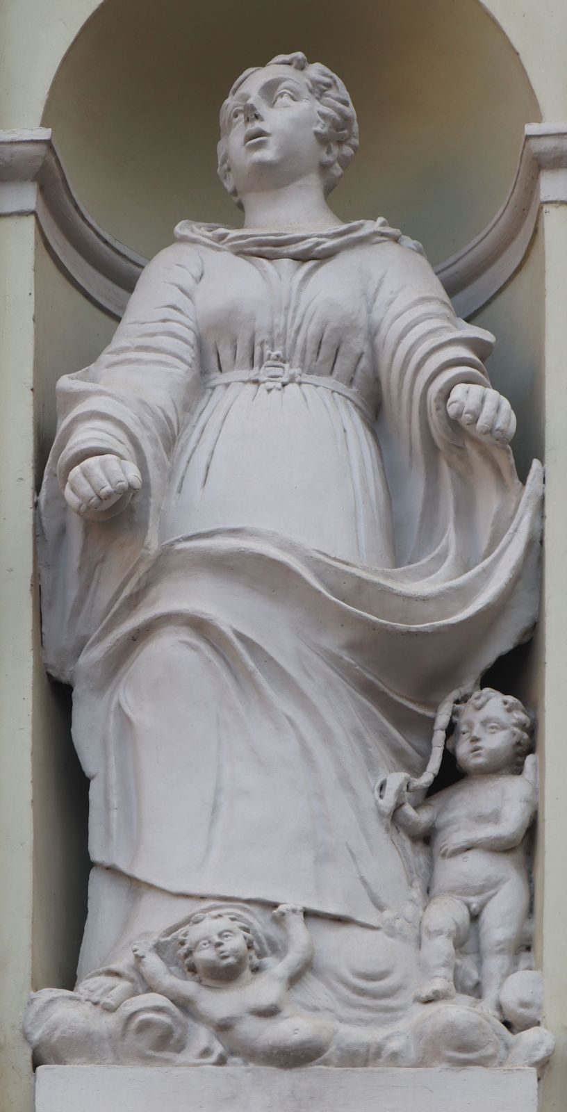 Statue: Constantia, an der Pfarrkirche Corpo di Cristo in Pagani