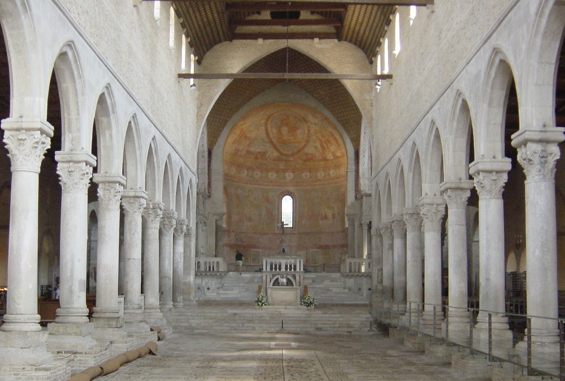 Basilika in Aquilea mit Apsis
