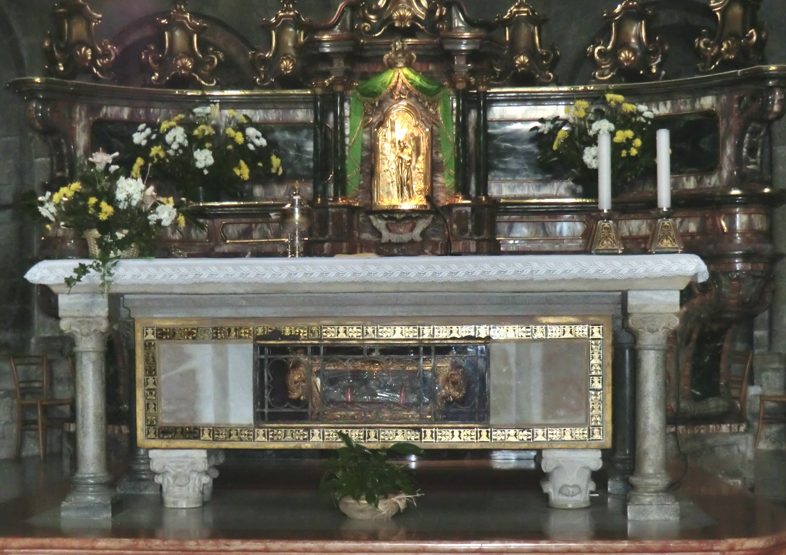 Felix' Reliquien in der Basilika S. Fedele in Como