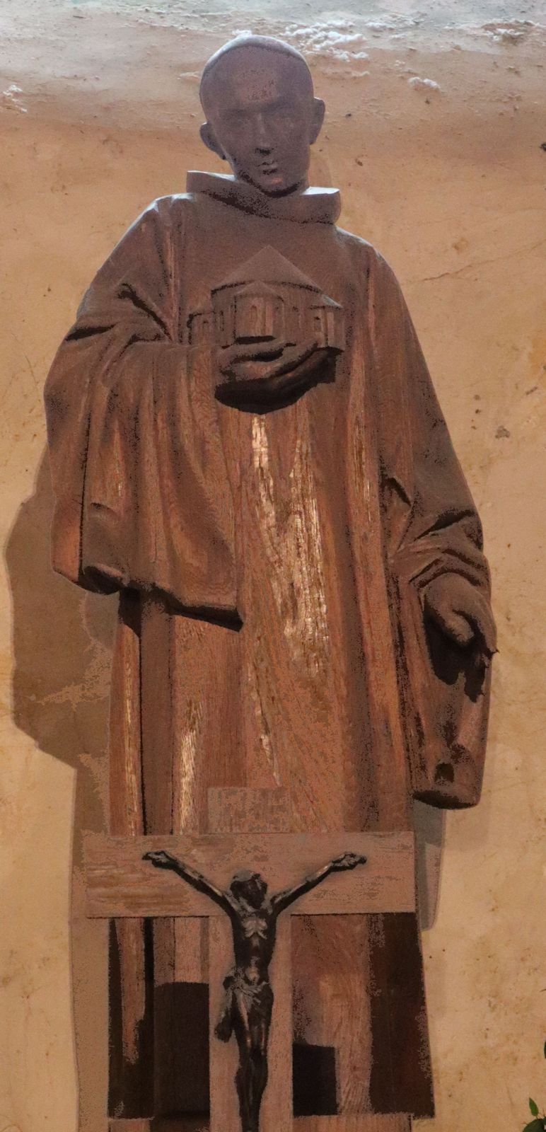 Statue in der Kirche des ehemaligen Klosters Saint-Gildas-de-Rhuys