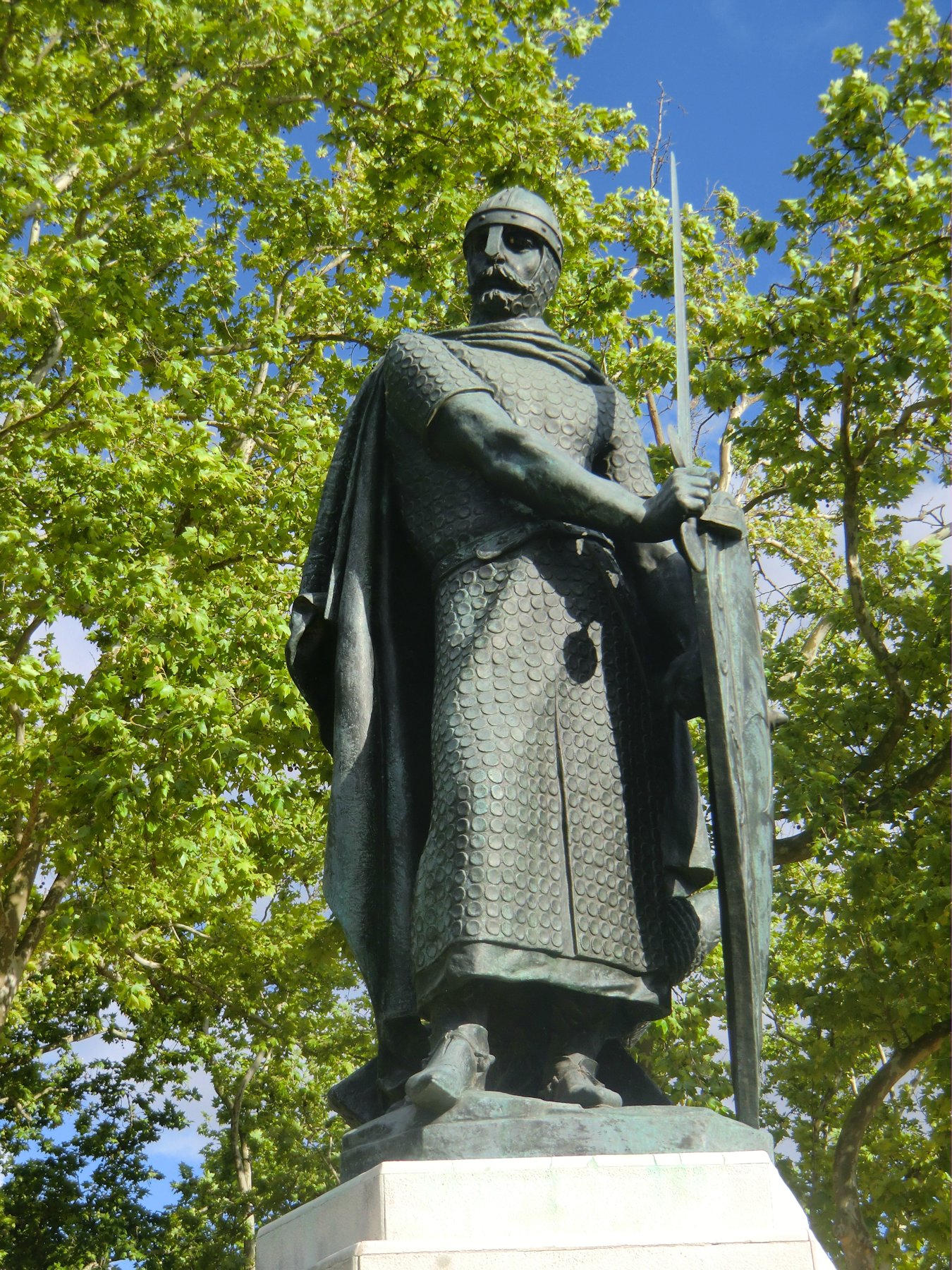 Denkmal im Park am ehemaligen Kastell in Santarém