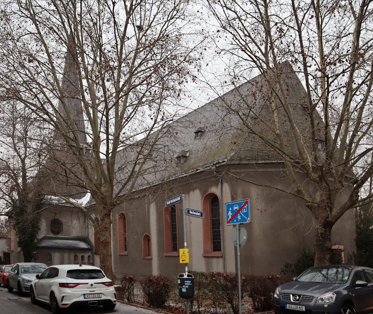 Kirche St. Georg in Mainz-Kastel, errichtet auf dem Gelände des früheren Römerkastells