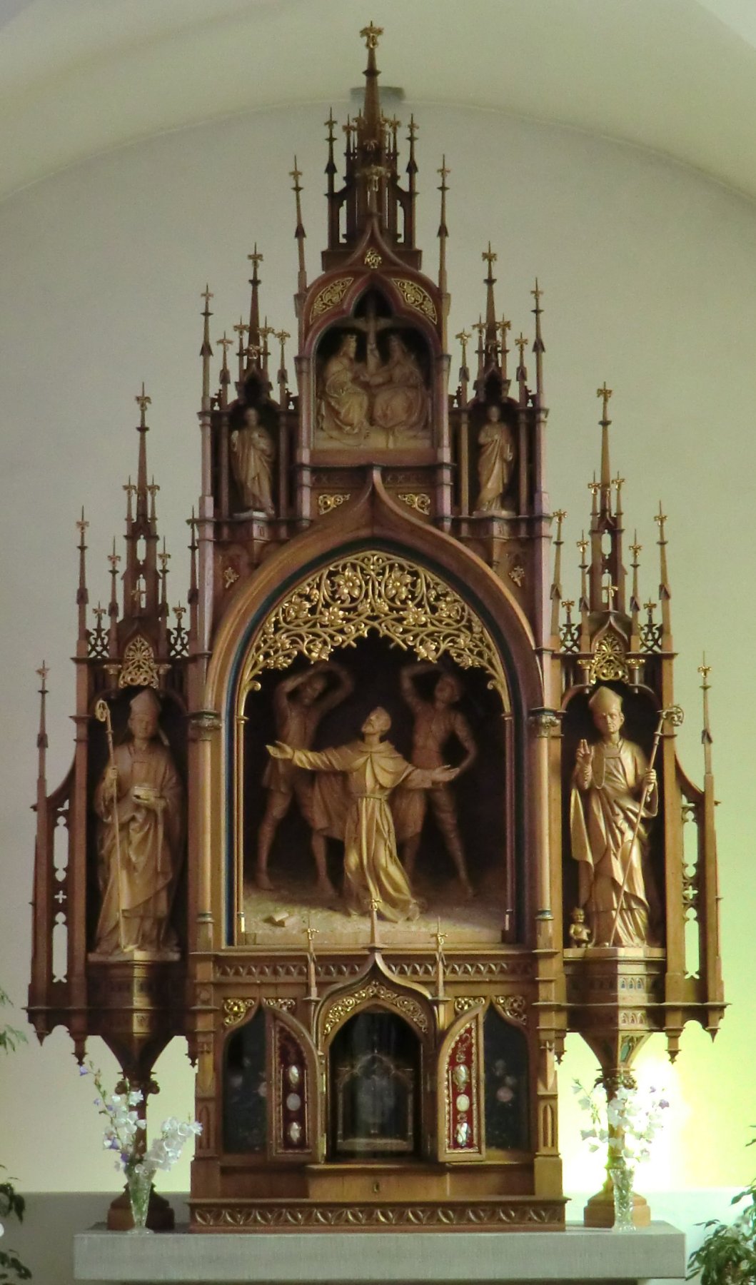 Pascalis Kehrer und Fidelis Rudhart: Fidelis-Altar mit Darstellung seines Martyriums, 1911, in der Kapuzinerkirche in Feldkirch