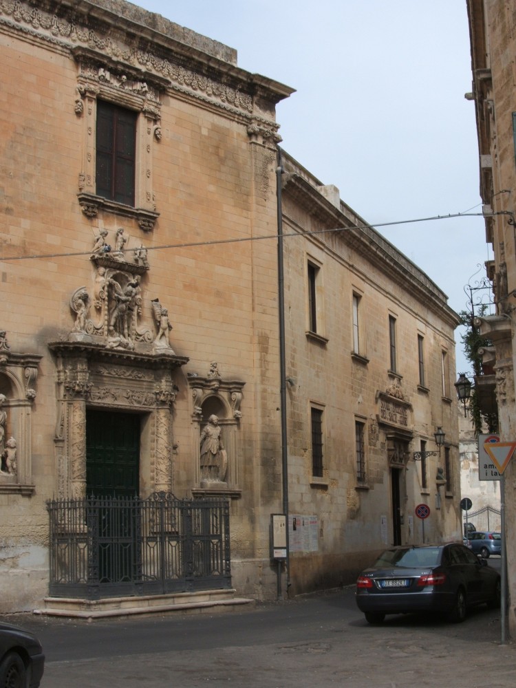 Barfüßer-Kirche und Kloster der Schwestern vom Heiligsten Herzen Jesu in Lecce