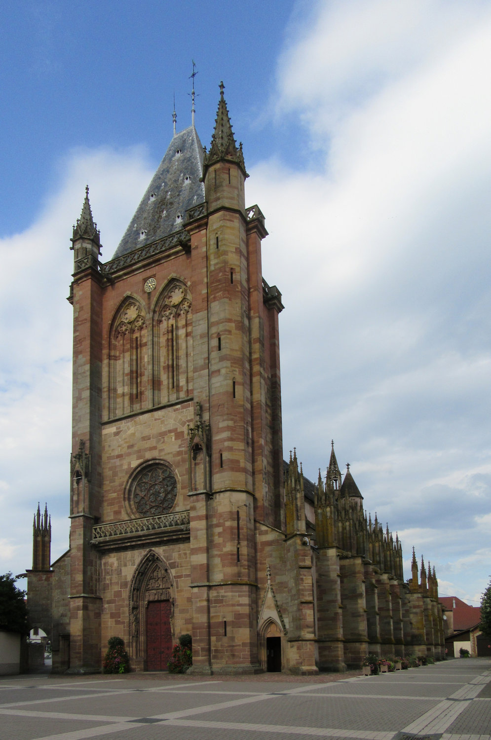 Stiftskirche St. Florntius in Niederhaslach