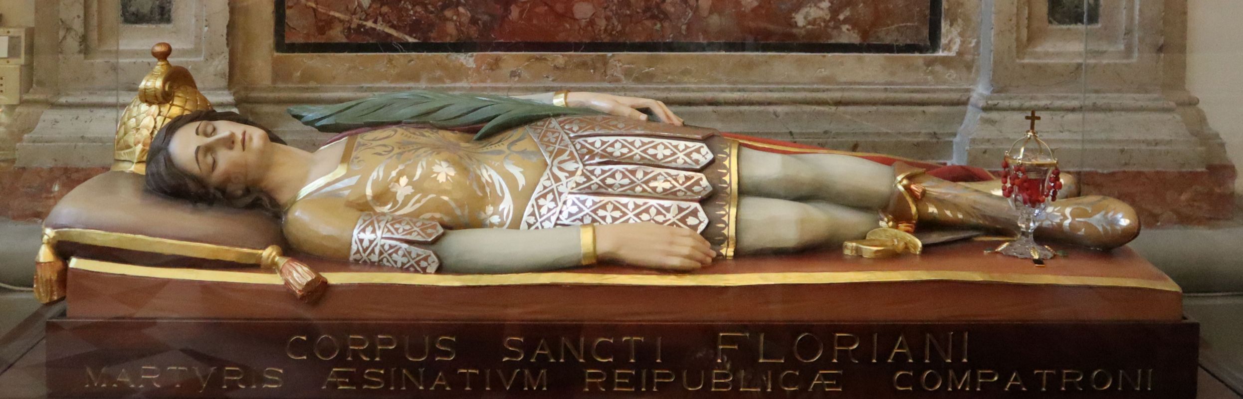 Liegefigur in der Kathedrale in Jesi