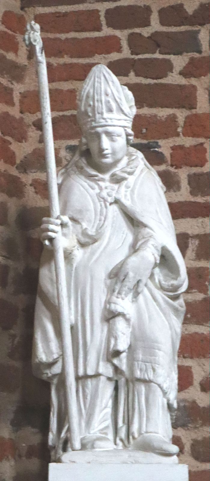 Glasfenster: Folkwin und Frauen mit Kinderwusch, in der Pfarrkirche in Esquelbecq