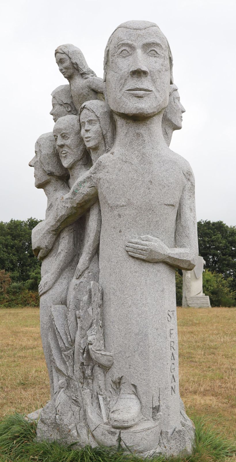 Patrice Le Guen, Didier Hardellet: Statue, 2014, im „Vallée des Saints” nahe Carnoët bei Saint-Brieuc