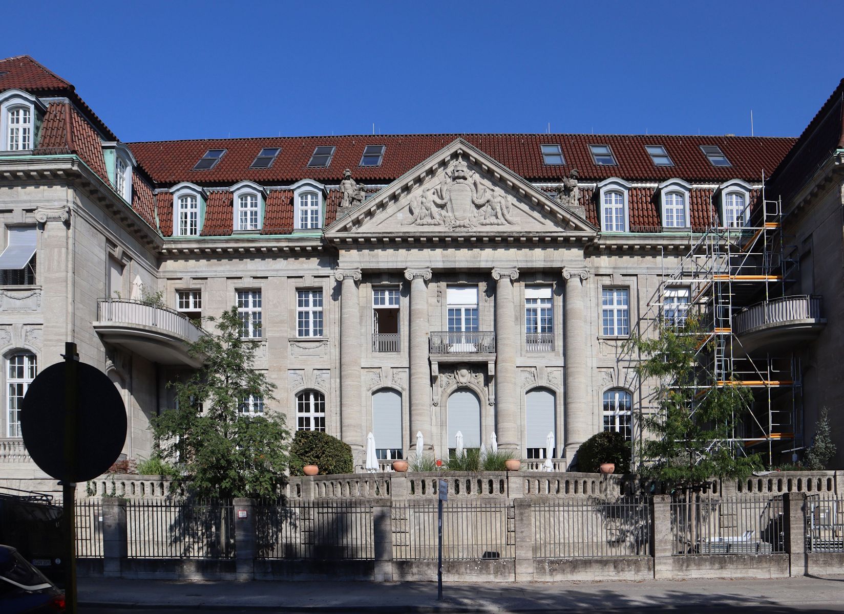 ehemaliges Reichskriegsgericht , heute ein Wohnhaus in Berlin-Charlottenburg
