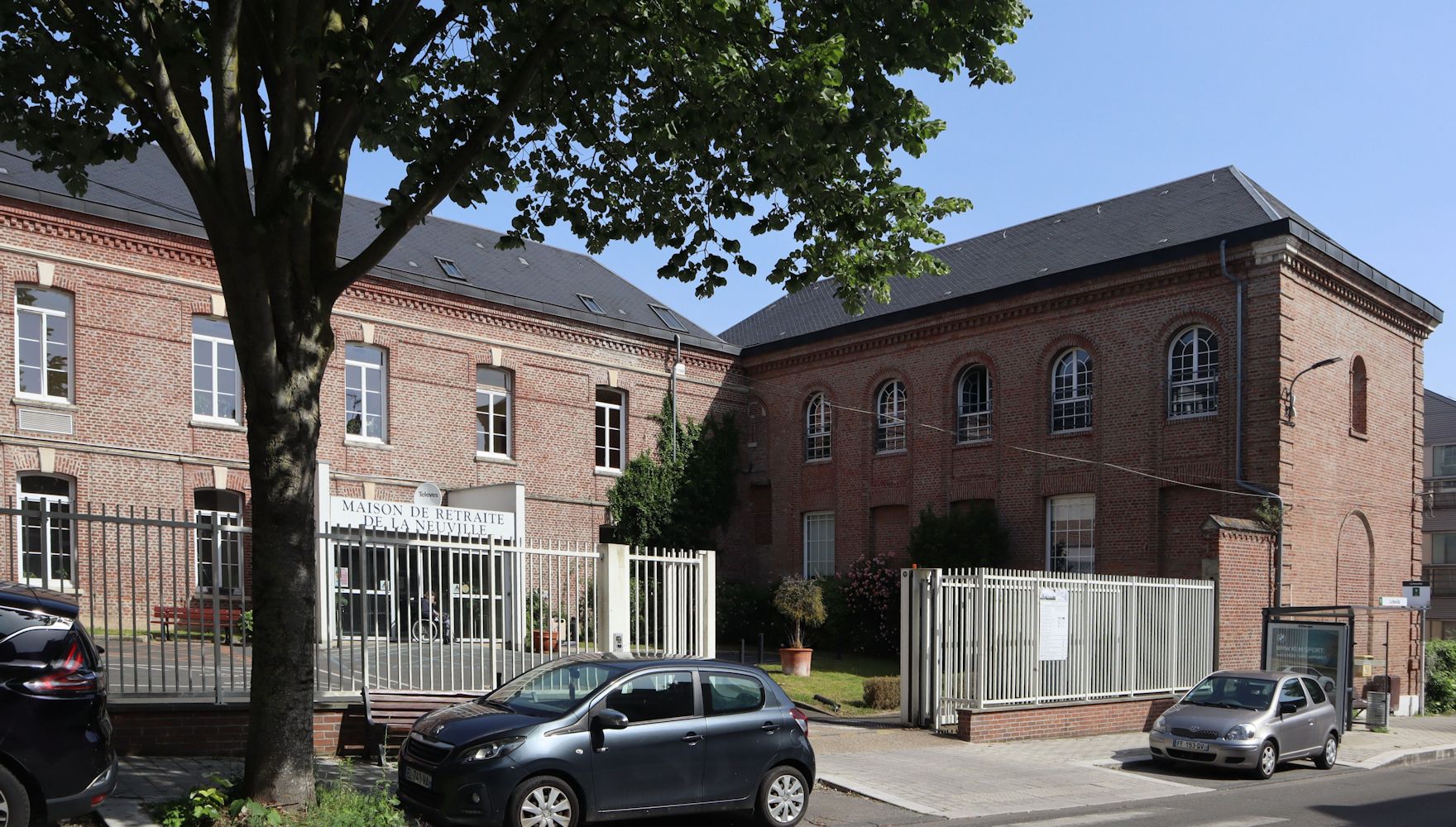 ehemalige Niederlassung der Kongregation &bdquo;Saint-Cœur de Marie&bdquo; in La Neuville, heute ein Altersheim