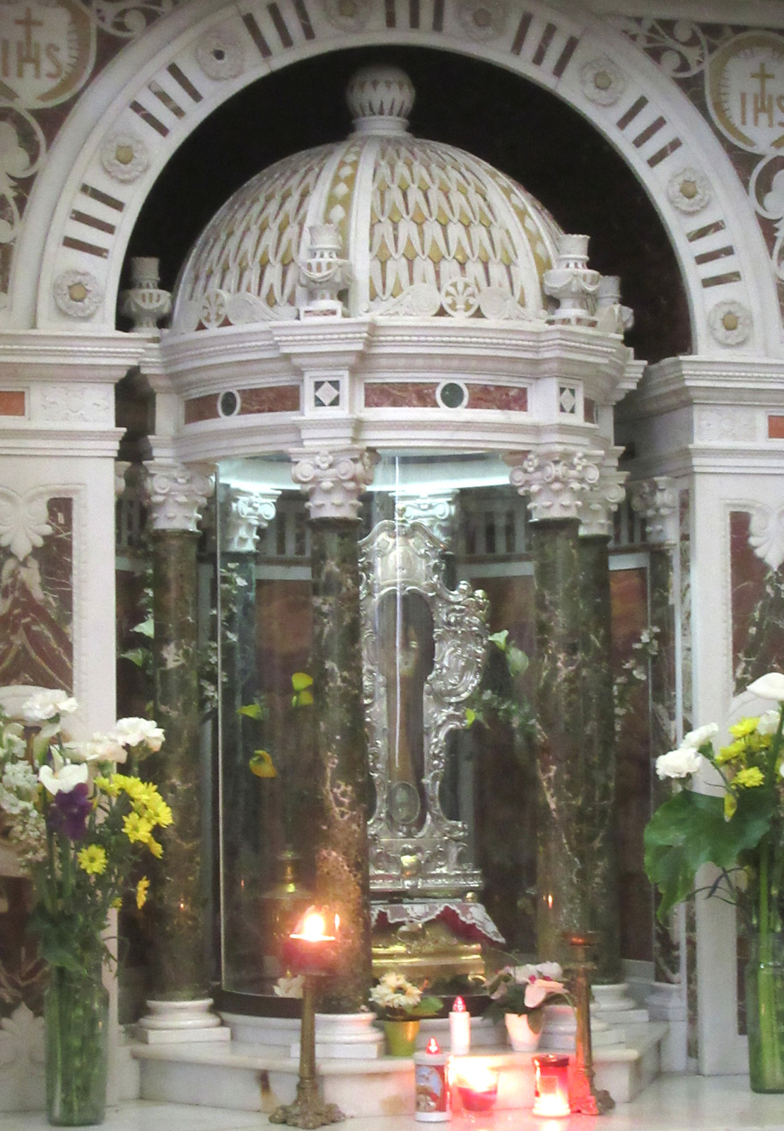 Armreliquie in der Kirche del Gesù in Palermo