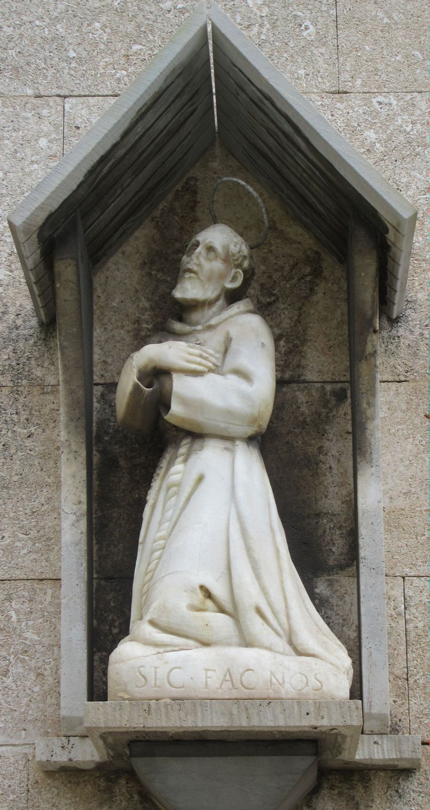 Statue an der Kirche San Martino in Sestri Ponente