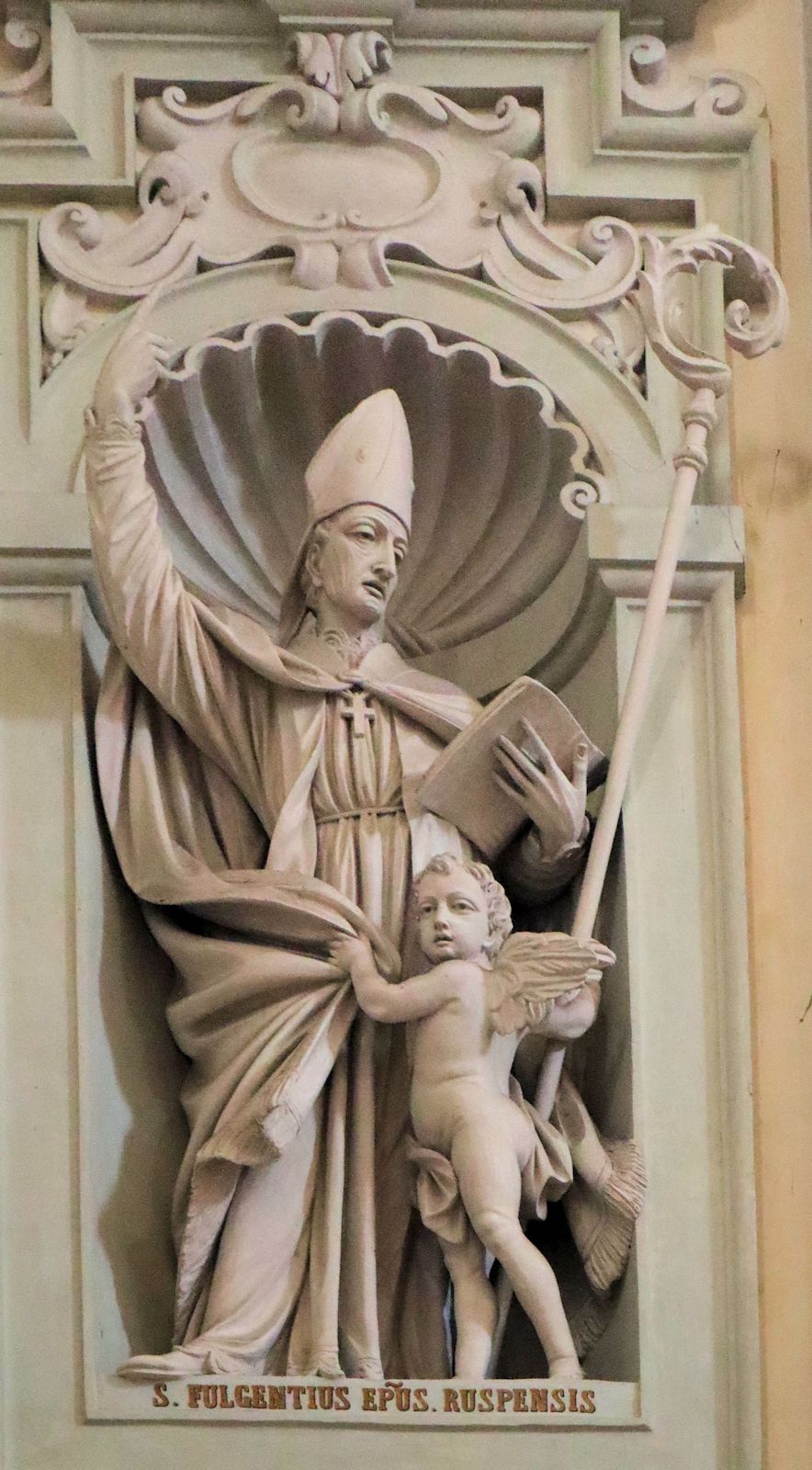 Statue in der Kirche Sant' Agostino in Rimini