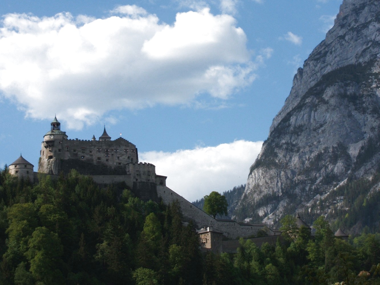 Burg Hohenwerfen, deren Anfänge auf Gebhardt zurückgehen