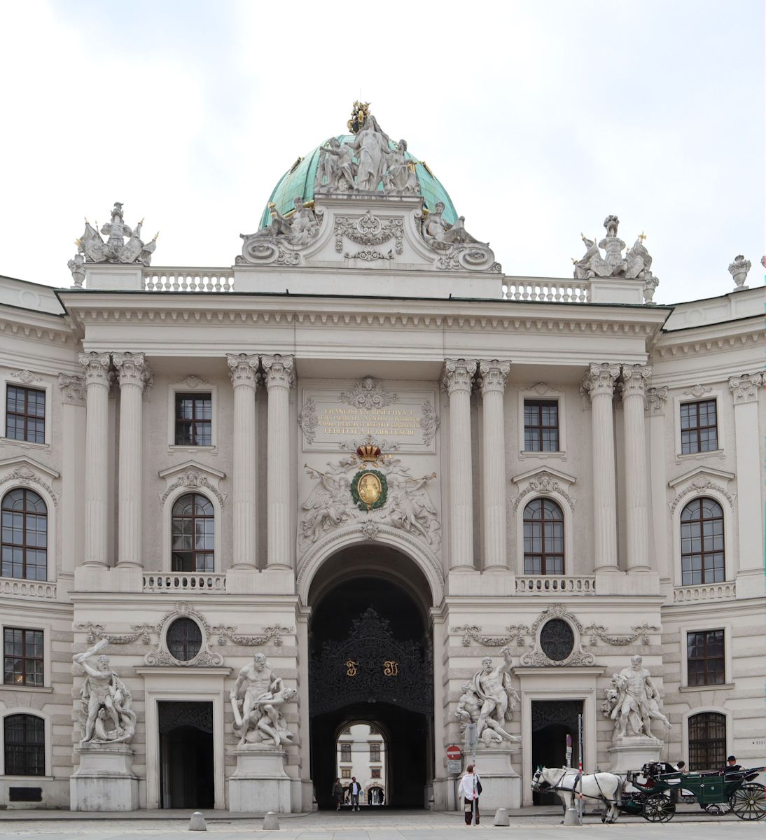 Tor der Hofburg in Wien