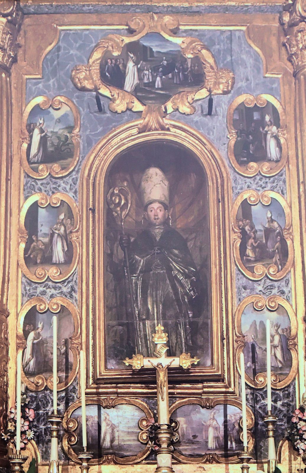Georgs-Altar in der Pfarrkirche in Suelli