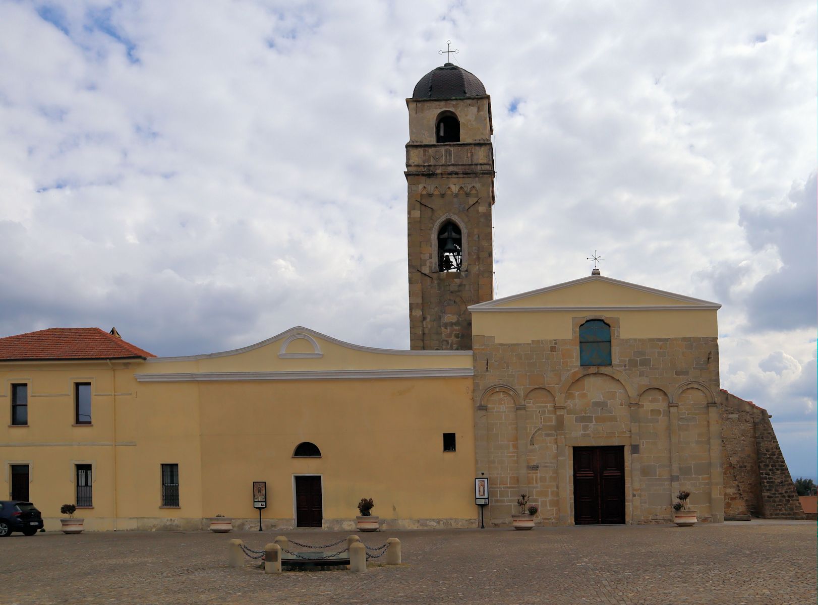 ehemalige Kathedrale, heute Pfarrkirche in Suelli