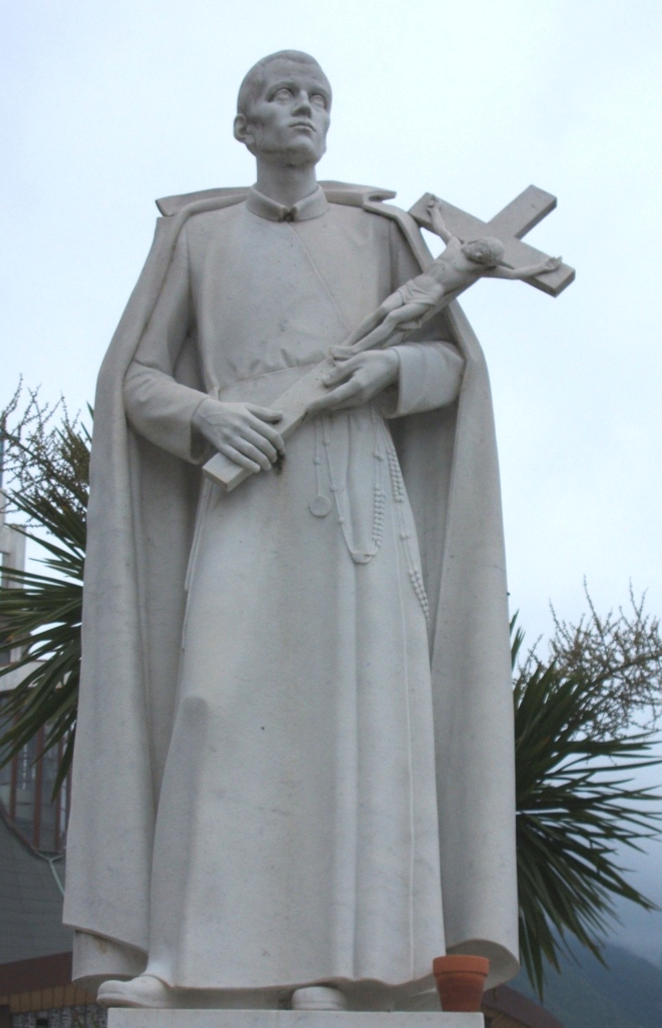 Statue vor dem Santuario Gerhard in Materdomini