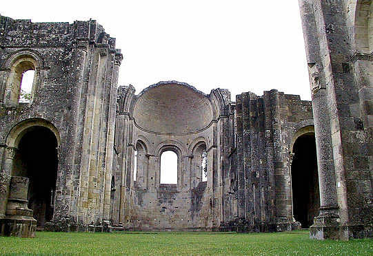 Ruine der Klosterkirche Sauve-Majeure