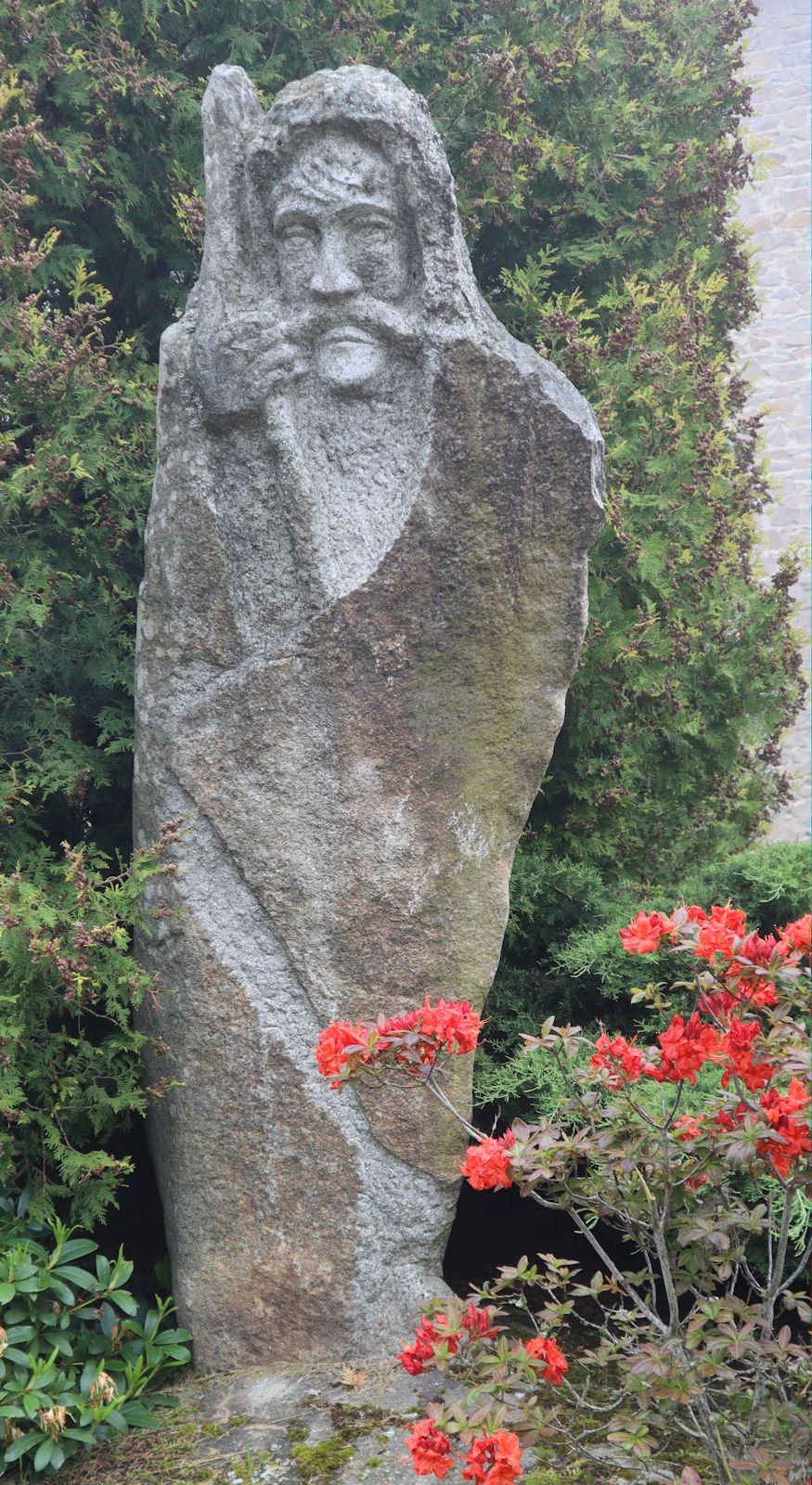 Denkmal am Ortseingang von Saint-Germain-l'Herm