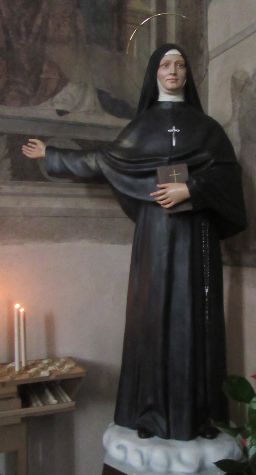 Statue in der Kirche Santa Maria Assunta in Bienno