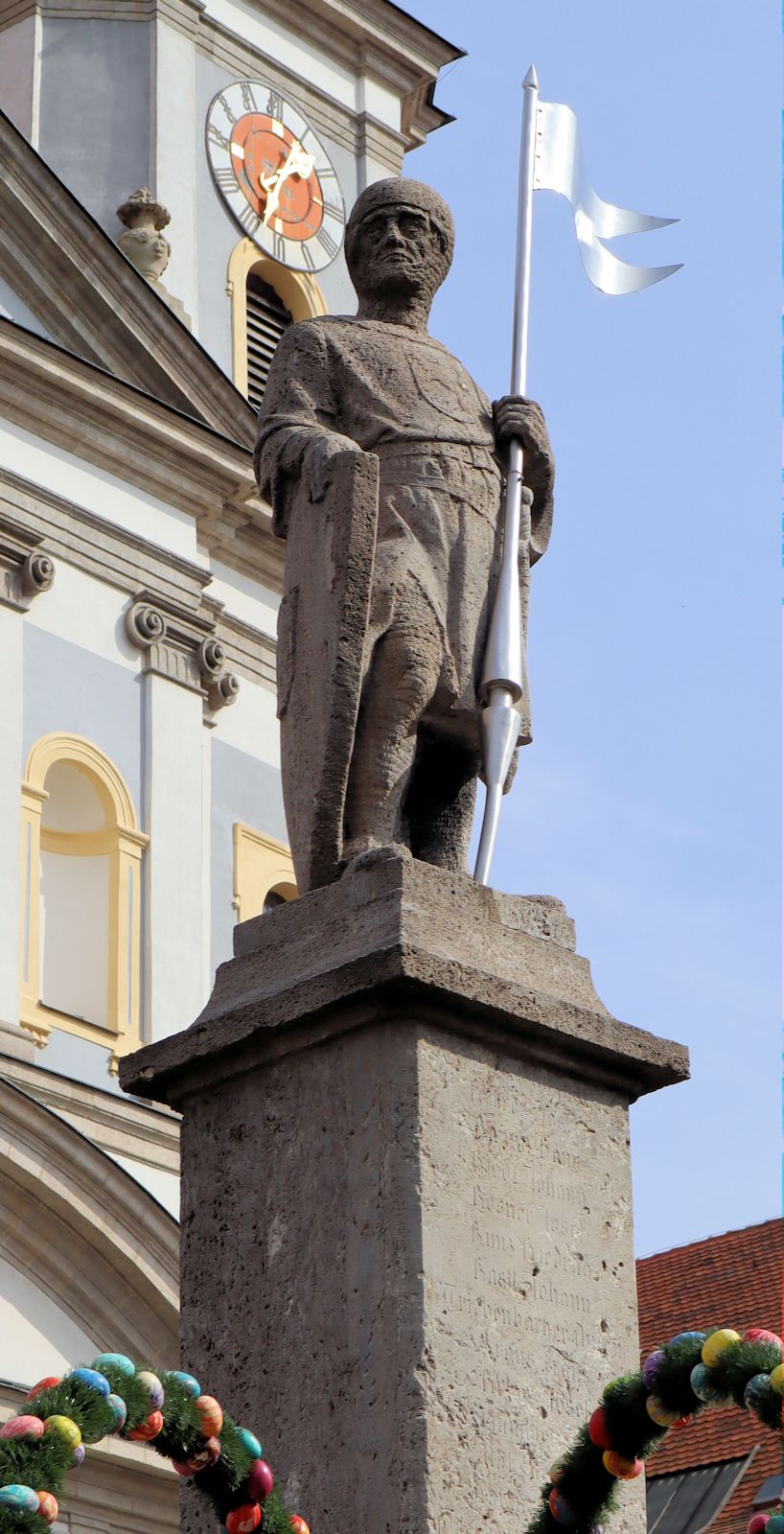 Brunnenfigur: Markgraf Diepold III., Brunnenfigur, 1922, vor der Kirche des Klosters in Waldsassen