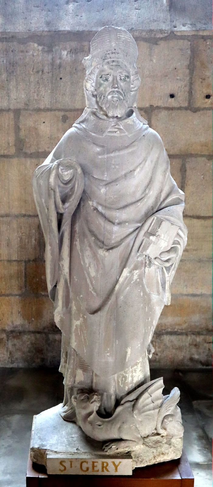 Statue in der Stiftskirche in Carignan