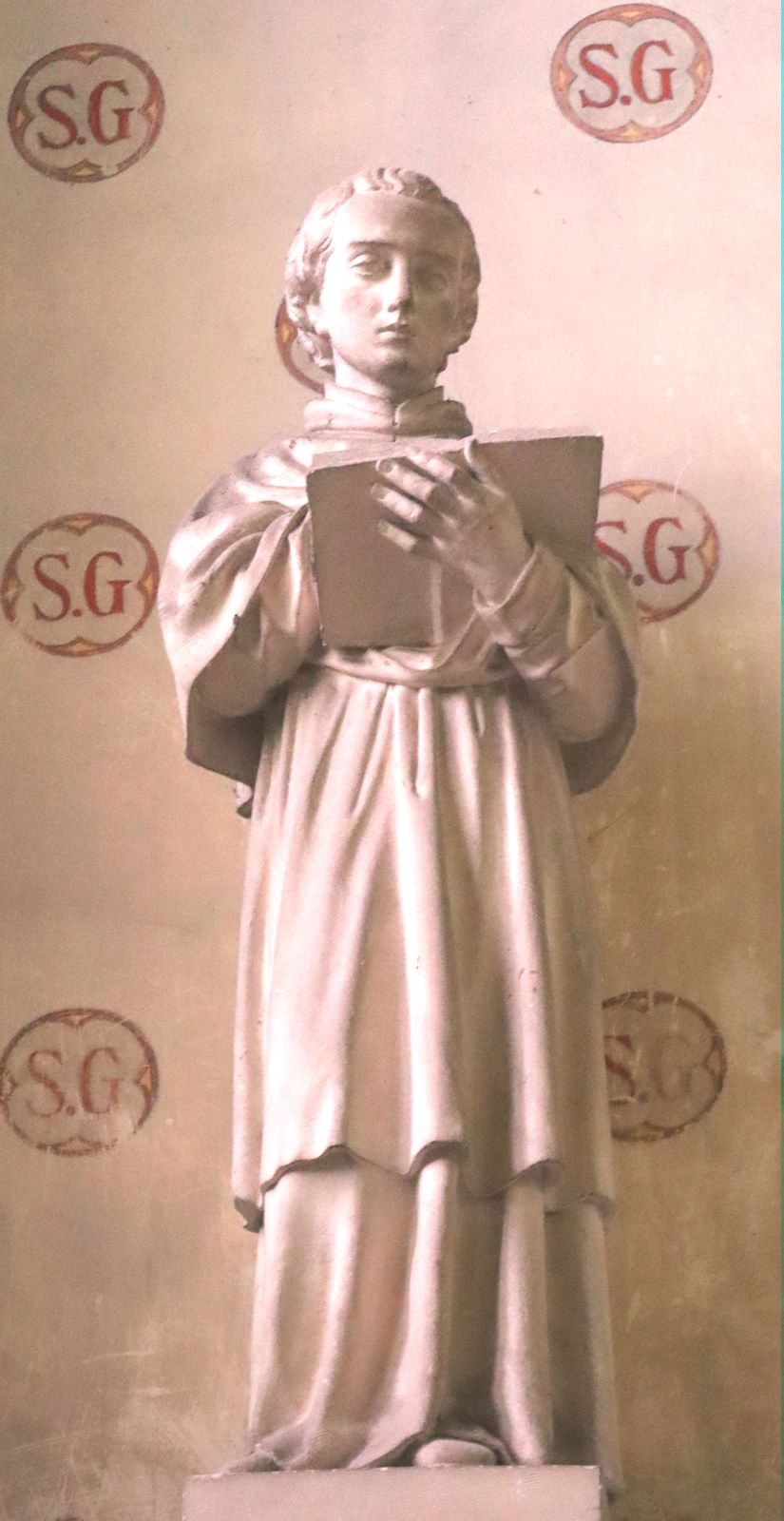 Statue  in der Kathedrale in Dol-de-Bretagne