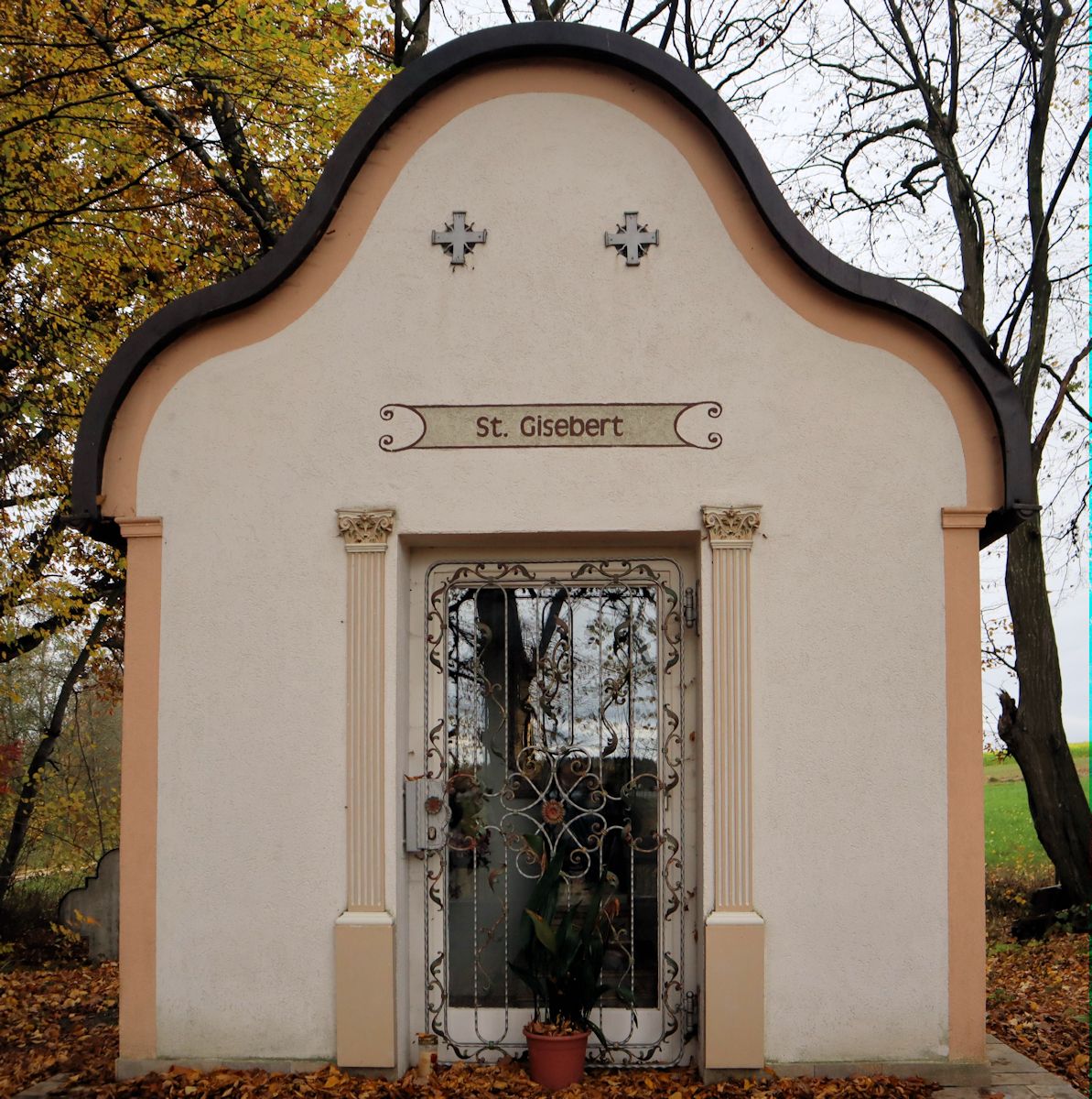 1996 geweihte Giselbert-Kapelle bei Zusmarshausen